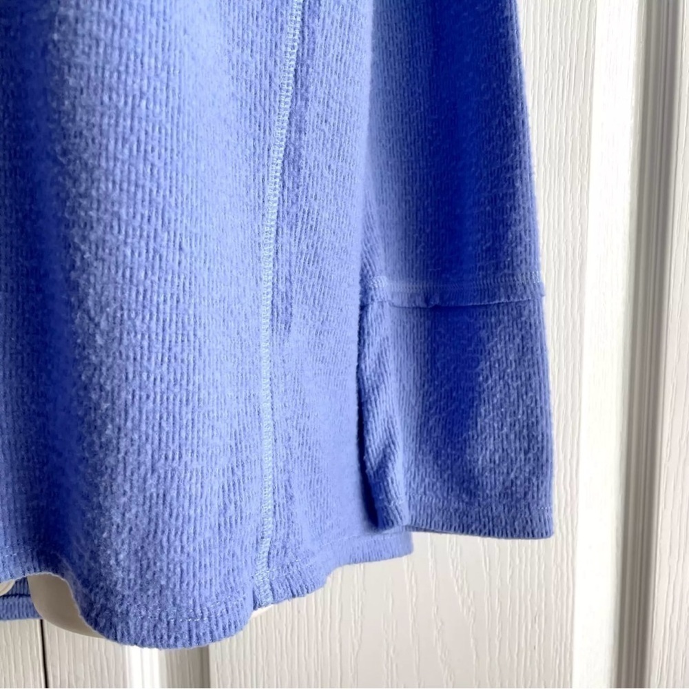 Wildfox V Neck Sweater - Picture 4 of 8